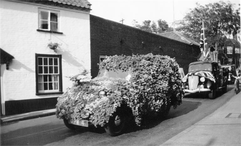 Photograph. Grammar School Road Procession in the 1940s (North Walsham Archive).